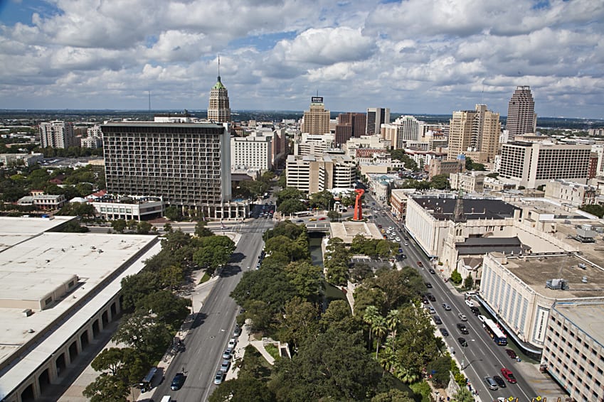 A San Antonio Marriott Riverwalk Wedding