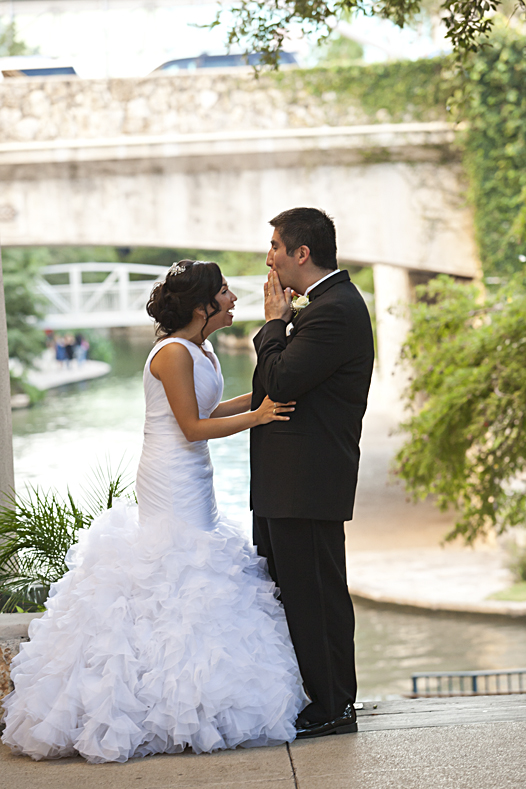 A San Antonio Marriott Riverwalk Wedding